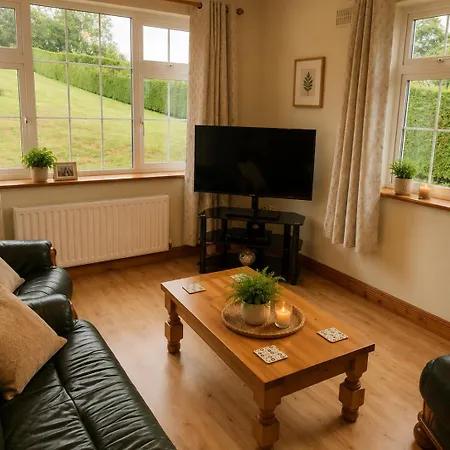 Lakeside Retreat Sleeps 8 & 15 Mins From Westport Casa vacanze COUNTY MAYO