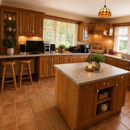 Casa vacanze Lakeside Retreat Sleeps 8 & 15 Mins From Westport *