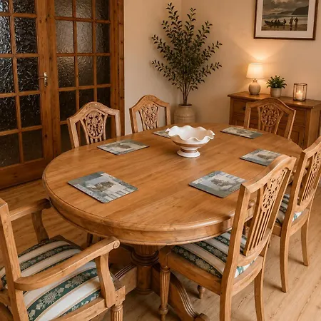 Lakeside Retreat Sleeps 8 & 15 Mins From Westport COUNTY MAYO